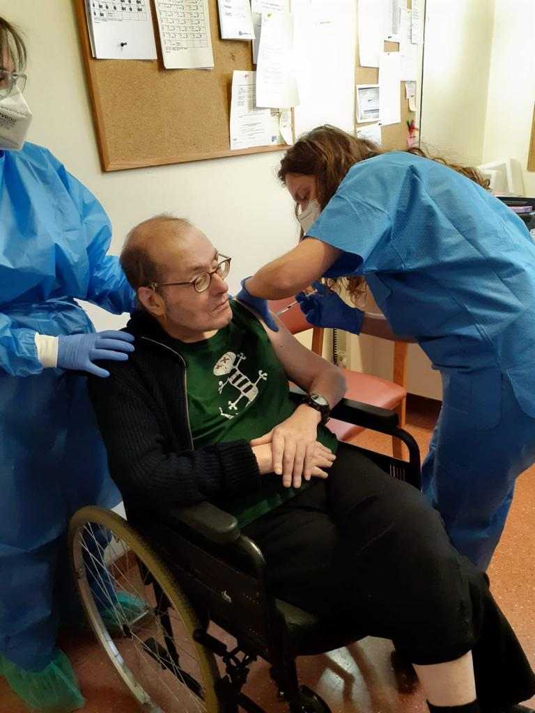 Salut no farà més proves prèvies a les infermeres que injecten dosis