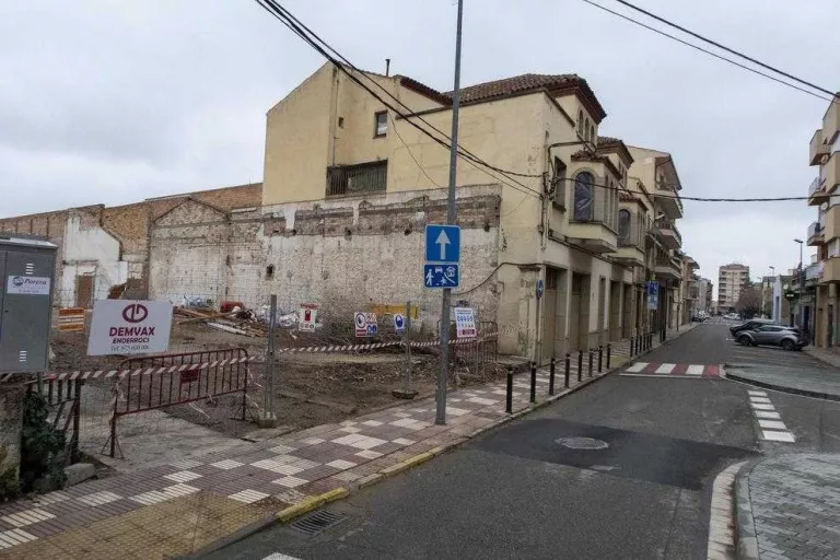 Enderrocat el vell Cinema Avenida d'Agramunt