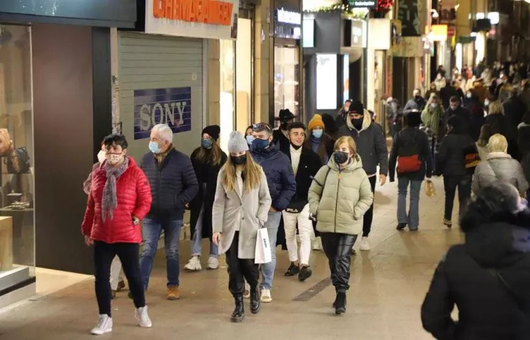 Primer diumenge de l'any de botigues obertes amb rebaixes avançades