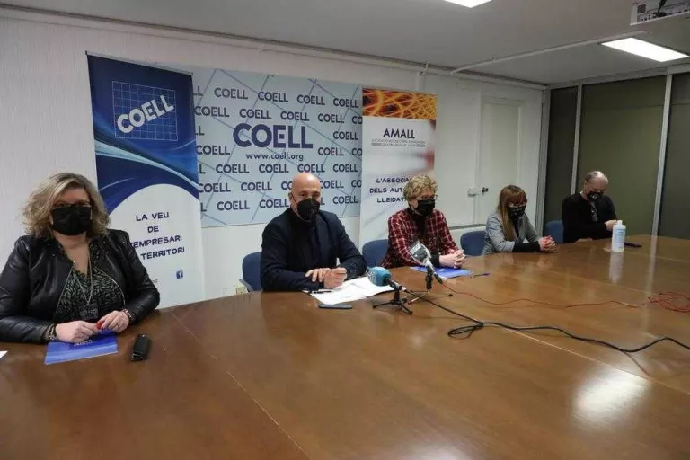 Acord per donar suport al comerç de Democràcia i Remolins