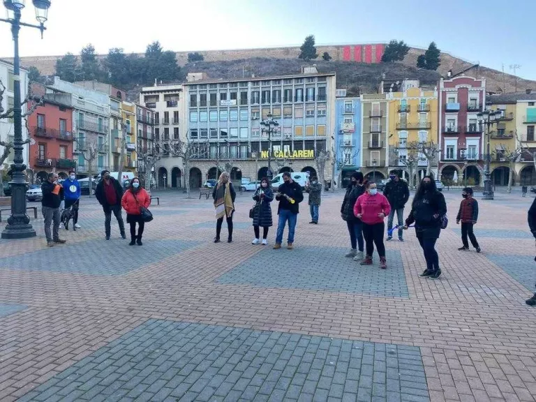 Marxa lenta a Balaguer contra les restriccions horàries en la restauració