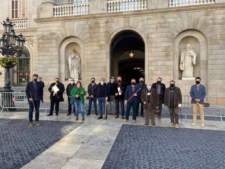 El Sobirà clama per un tracte just