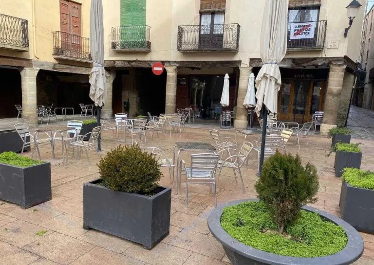 Cervera suspèn un altre any la taxa per ocupar la via pública a bars i botigues