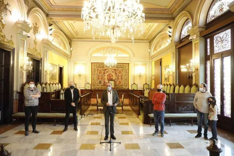 La Baldufa entra a la Paeria