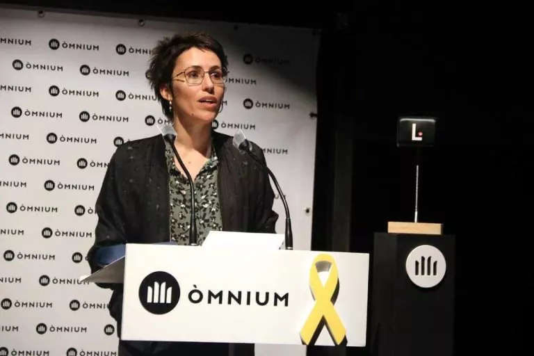 Eva Baltasar guanya el IV Premi Òmnium a la millor novel·la de l'any per 'Boulder'