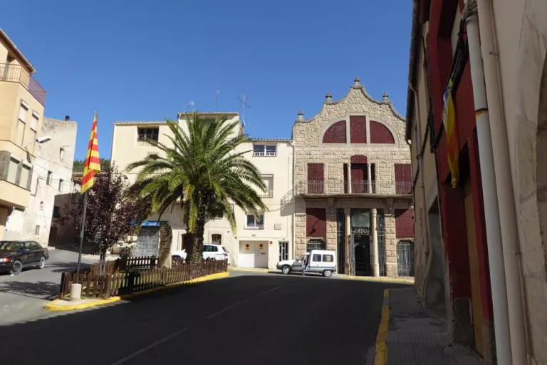 Sis alcaldes socialistes cediran locals per a l'1-O