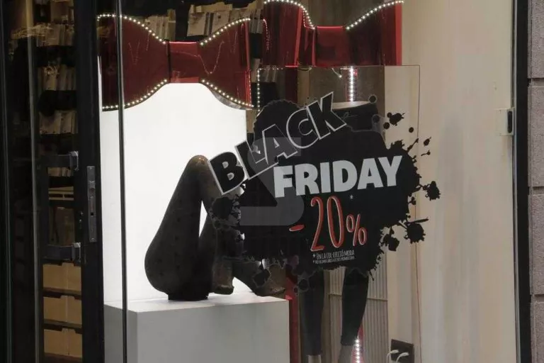 Black Friday i Nadal generen més repartiments que vendes en botigues