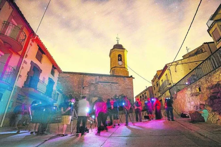 Bovera organitza una sortida fotogràfica nocturna per l'interior del poble