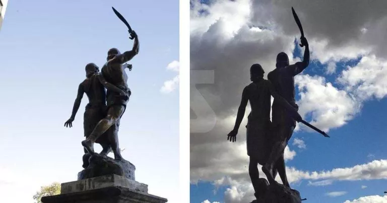 Falcata, cadenes i llança - Aquests són els tres elements que porten Indíbil i Mandoni, com mostra la fotografia de la dreta, però la llança va desaparèixer fa gairebé un any i encara no ha estat reposada per l'ajuntament. L'escultura sí que manté la