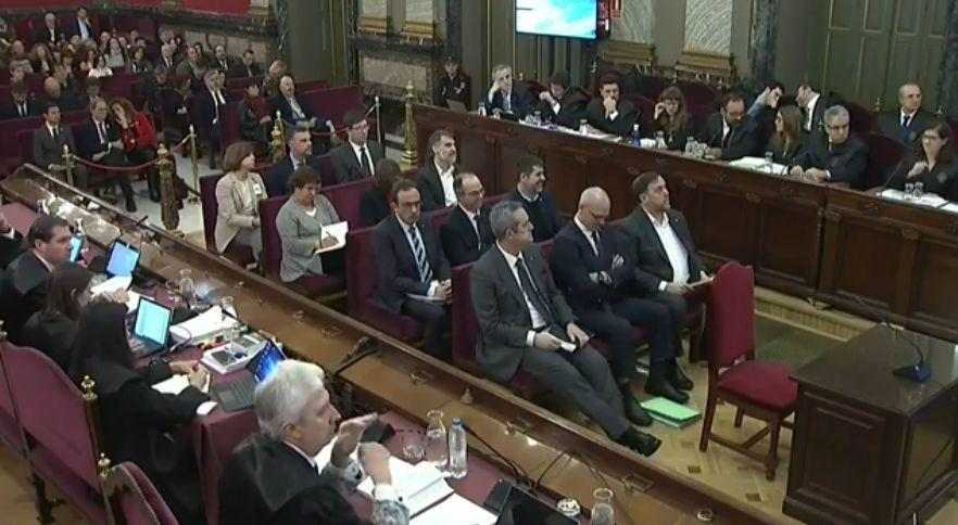 Tots pendents de la sentència