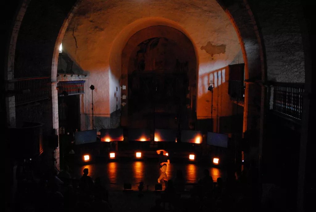El Ballarí i coreògraf Roberto Olivan inaugura un Dansàneu adaptat a la Covid-19