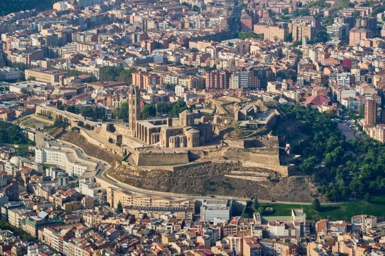 Comprar pis a Lleida requereix menys estalvi inicial que a la majoria de capitals