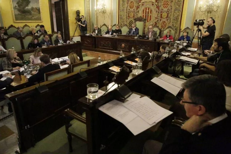 El pressupost de la Paeria prospera amb el ‘sí’ del PSC i Ciutadans gràcies a l’abstenció del PP