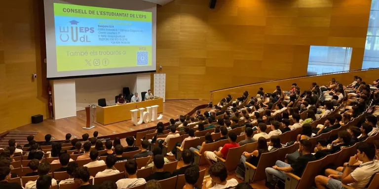 Oberta la convocatòria de la beca Equitat, amb reduccions de fins al 80% de la matrícula universitària