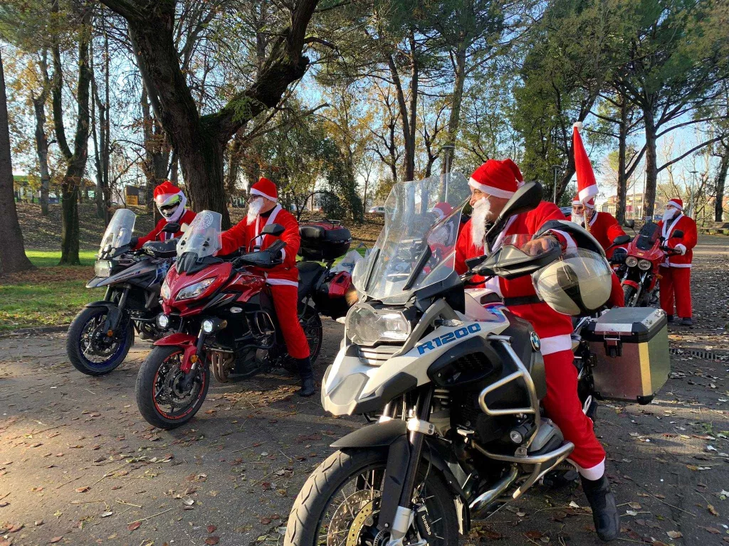 Motards Lleida visiten als infants ingressats a l'Arnau de Vilanova