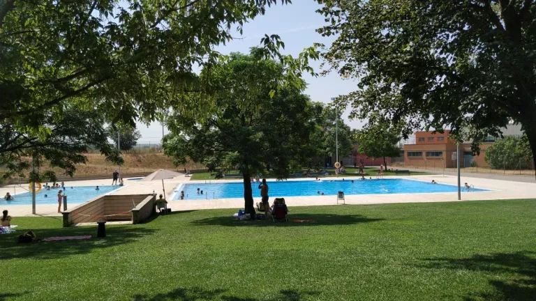 La Piscina Municipal de Mangraners obre avui amb normalitat