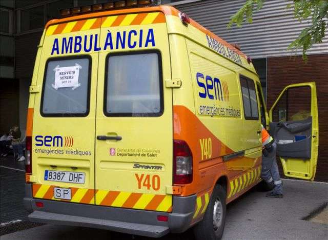 Un mort en una topada entre un camió i un cotxe a la C-26 a Algerri