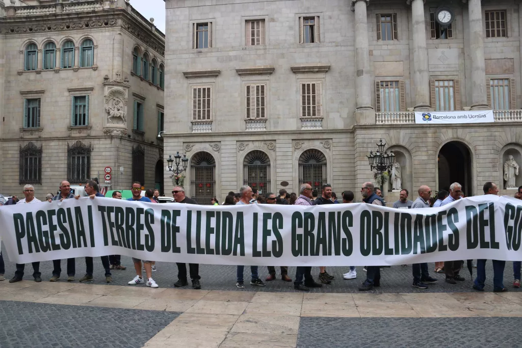 ⏯️ La pagesia de Lleida protesta davant la Generalitat