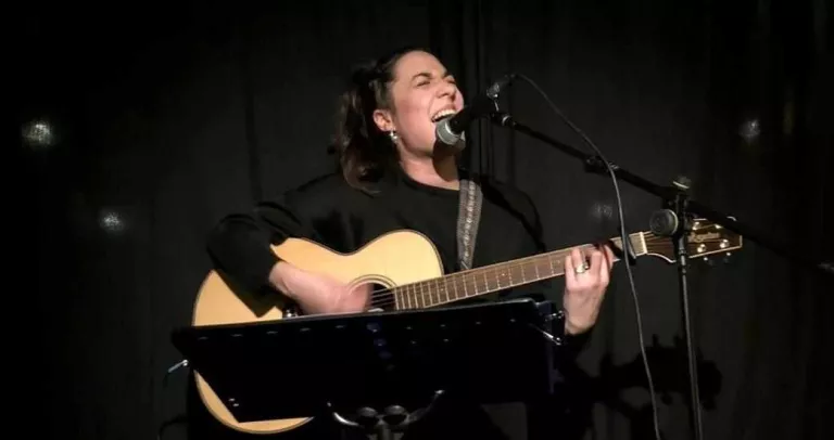 Aina Balasch, o com la música i el teatre ens fan millors persones