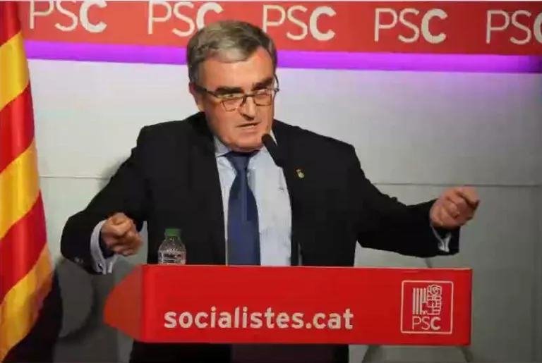 Ros: "Hi ha una intenció política de passar als alcaldes el previsible fracàs del referèndum"