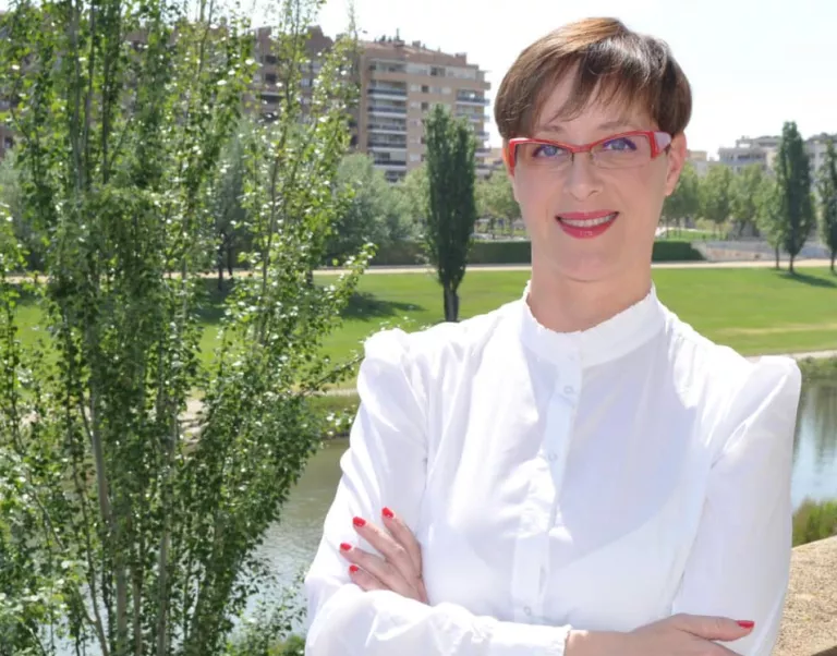 Ángeles Ribes: "A molts encara els hi sorprèn que una dona mostri fermesa i caràcter"
