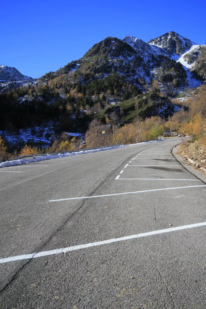 Tavascan millora la zona d'aparcament de l'estació