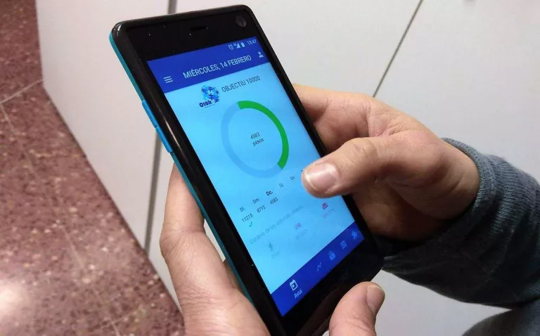 Una APP dissenyada per la UdL busca motivar per caminar 10.000 passes diàries