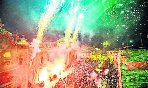 L'Aquelarre incendia Cervera