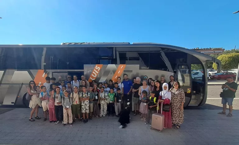 Arriben 16 infants sahrauís per passar l’estiu amb famílies d’acollida del programa Vacances en Pau