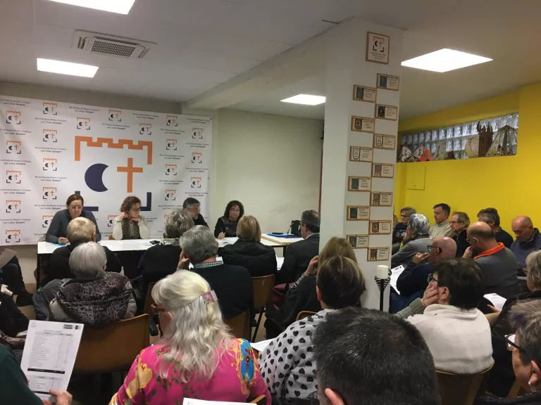 Moros i Cristians refà el pressupost i el programa per la retallada de la Paeria