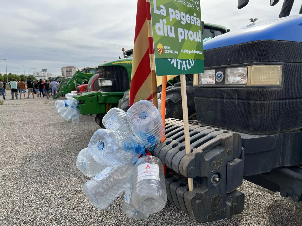 ⏯️ Un centenar de tractors es concentren a Lleida per exigir solucions davant la sequera