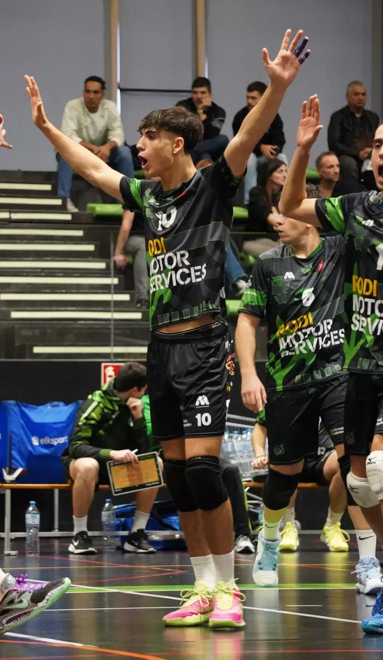 Edgar Hernández, una de les perles del RODI BALÀFIA VÒLEI, continuarà al club la temporada 2026-2027