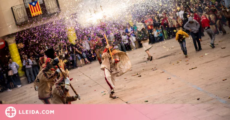 El Ball de Diables de Cervera organitza una festa dels anys 80-90