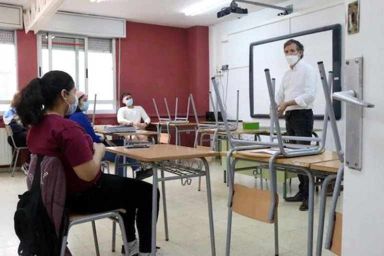 Es podrà aprovar el batxillerat amb assignatures suspeses