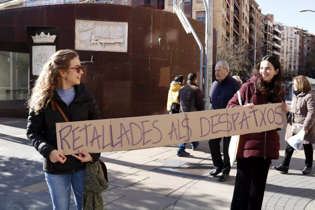 ⏯️ Desenes de sanitaris es concentren als serveis territorials de Salut a Lleida