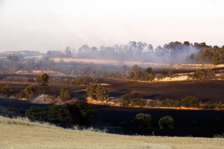 Els Bombers controlen els focs de Talavera i Alfarràs després d’una jornada amb nou incendis arreu de Catalunya
