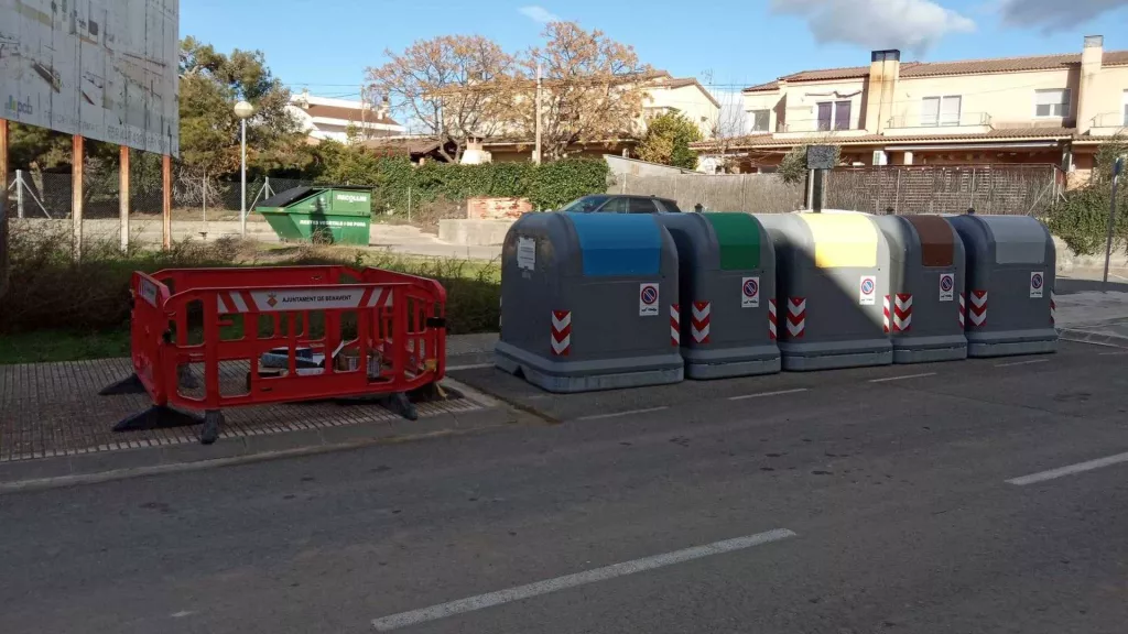 Benavent de Segrià habilita tres punts de recollida de cartró i paper
