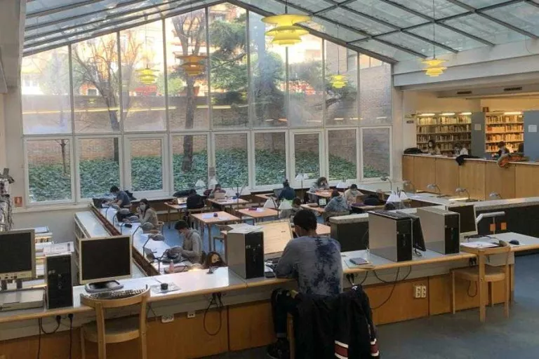 Les biblioteques de la UdL amplien horari per exàmens