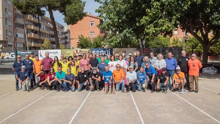 Tàrrega inaugura el nou local de la pista de bitlles