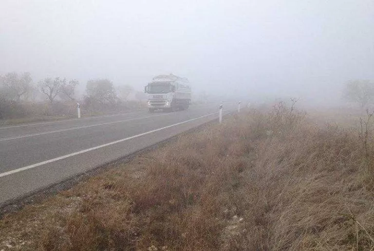 Tallada l'AP-2 entre Soses i les Borges Blanques per la boira espessa
