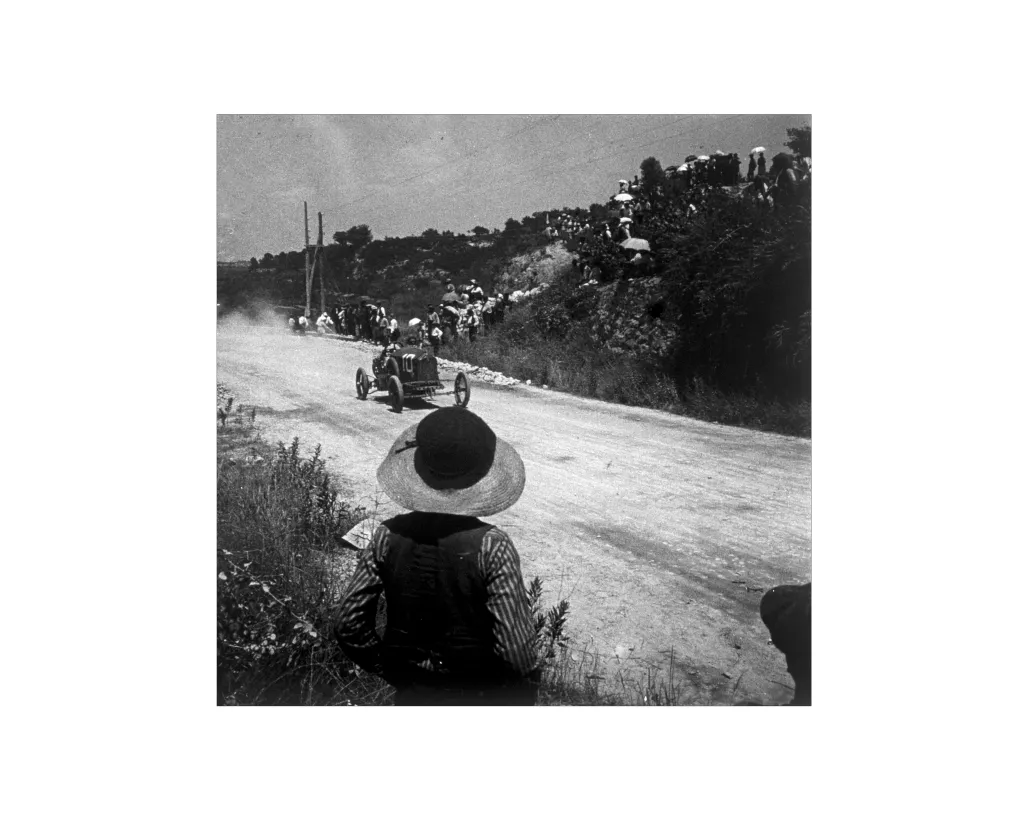 "Aquells bojos al volant: crònica d'una cursa de fa cent anys", nova exposició al Museu Roda Roda