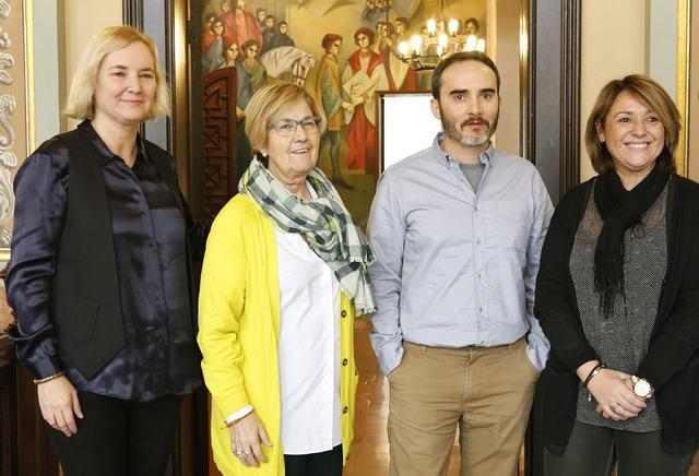 M. Àngels Cabré i Albert Garcia Elena, guanyadors dels Premis Josep Vallverdú i Màrius Torres