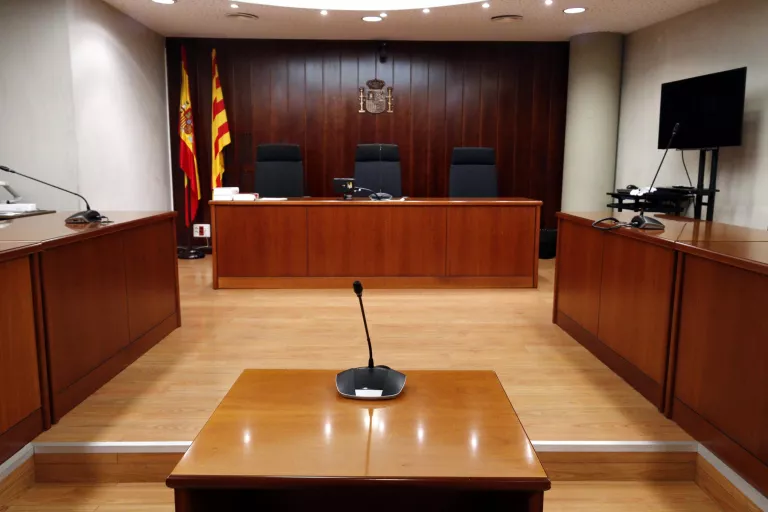 Dos homes s'enfronten a penes de 9 i 8 anys de presó per agredir sexualment dues dones a Lleida