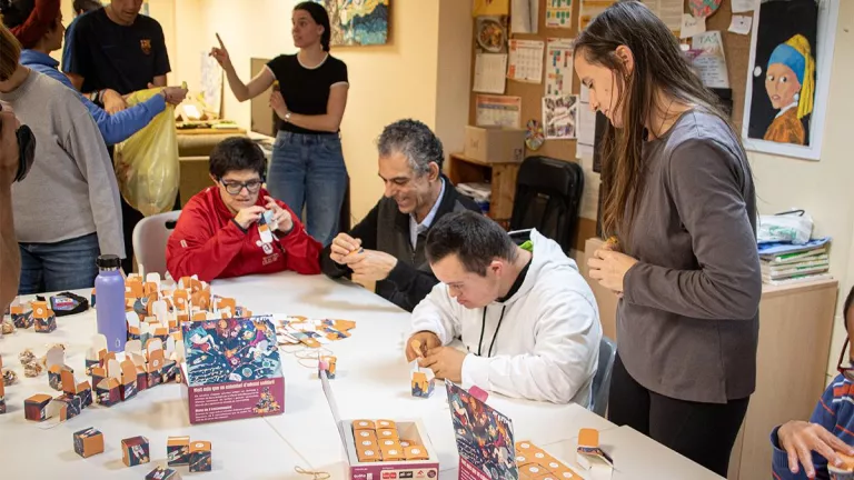 Quàlia espera vendre un miler de calendaris d’advent solidaris