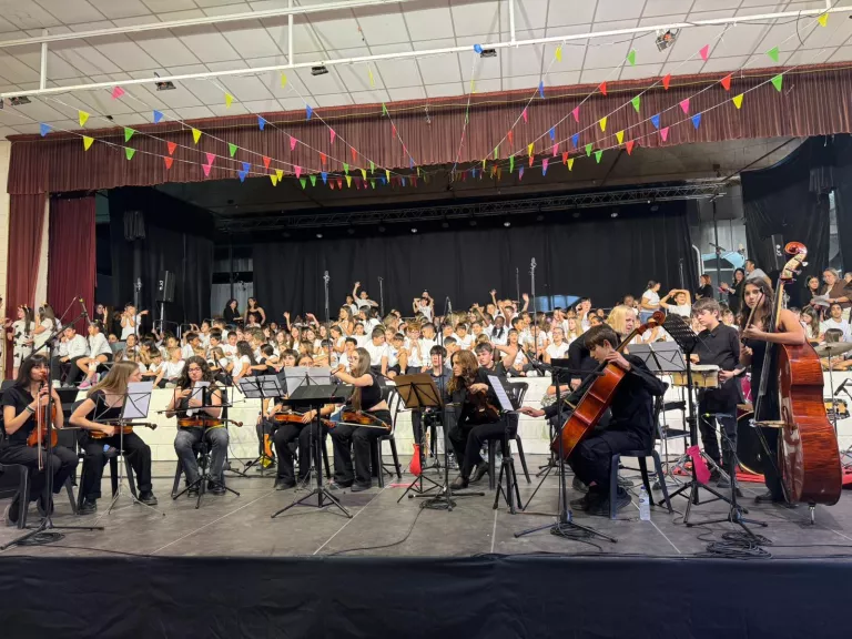 Més de 300 alumnes del Pla d'Urgell participen al XIV Cantem de Miralcamp