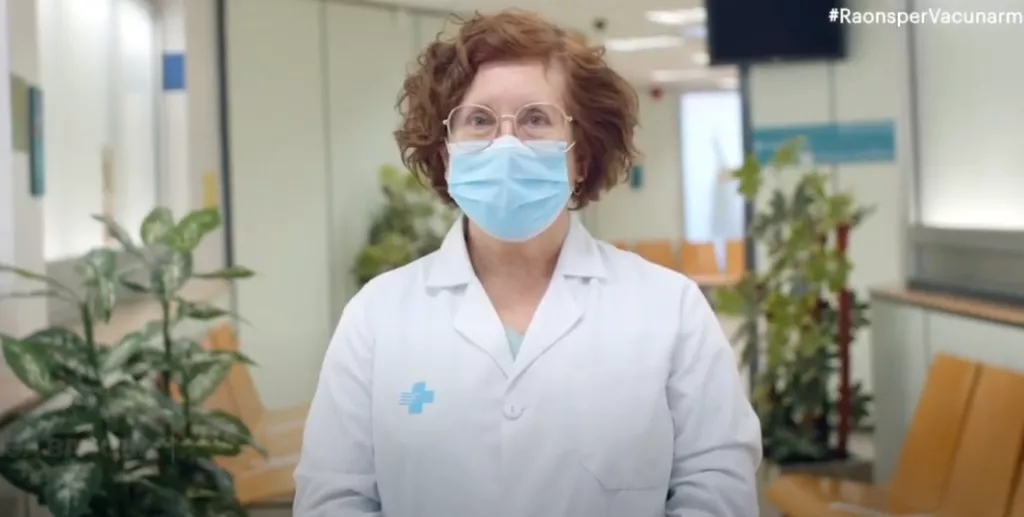 Col·legis professionals sanitaris impulsen la nova campanya #RaonsperVacunarme