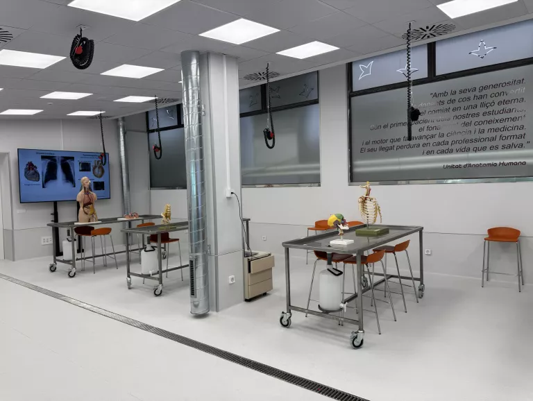 La Facultat de Medicina de la UdL amplia la sala de dissecció i estrena dos laboratoris docents
