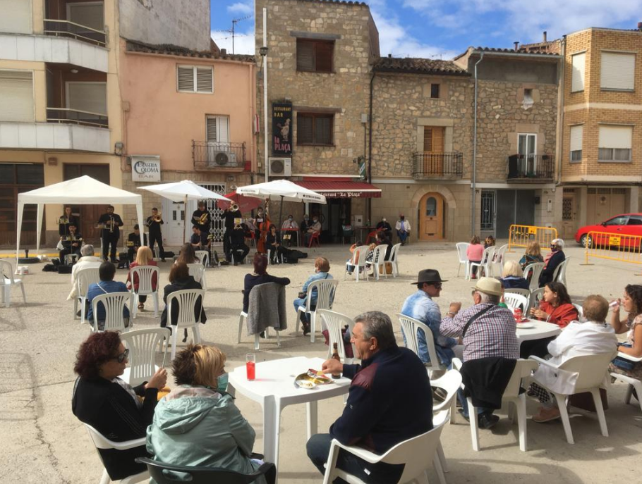 Comiat de Cobles a la Fresca, després d'un mes ple de música i sardanes adaptades a la Covid19