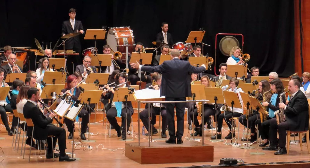 El concert del Mig Any Fester de Moros i Cristians triarà l’himne del 25è aniversari
