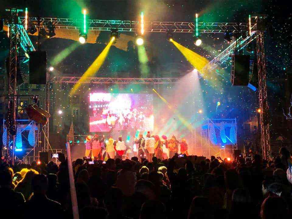 El Carnestoltes del Congre inunda Balaguer de colors, música i gresca